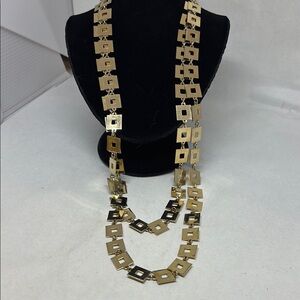 Elegant and fun gold geometric necklace